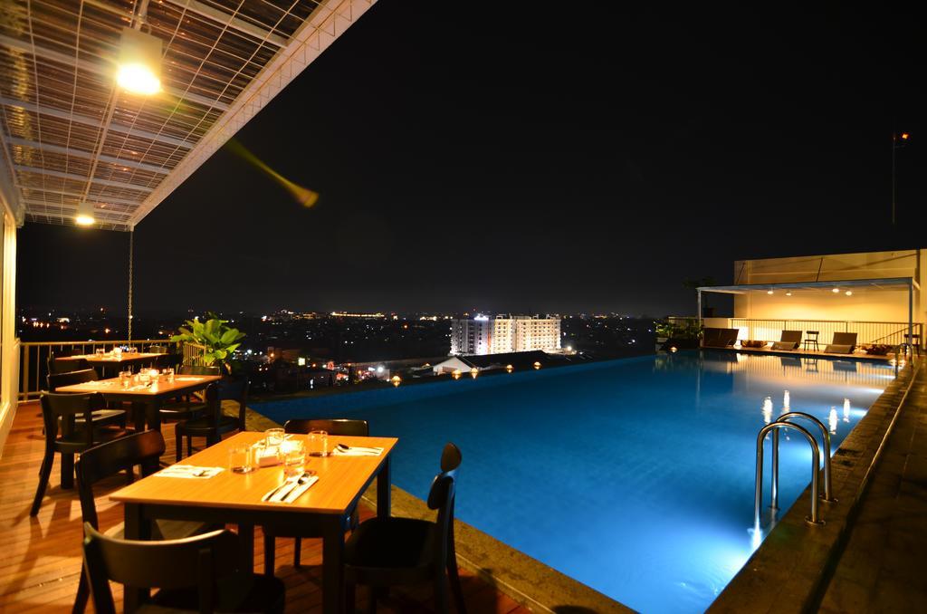 Student Park Hotel Yogyakarta Exteriér fotografie