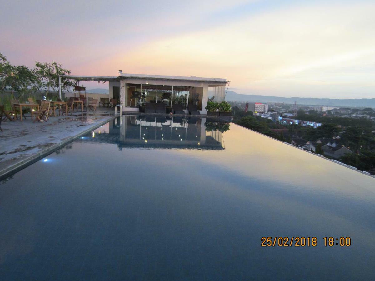 Student Park Hotel Yogyakarta Exteriér fotografie